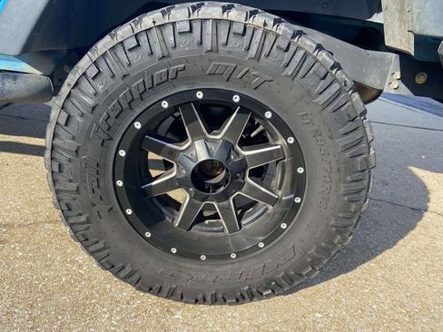 Used 2017 Jeep Wrangler Unlimited Sport w/ Connectivity Group image 7