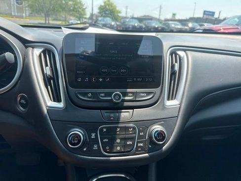 Used 2022 Chevrolet Malibu LT w/ Leather Package FWD image 14