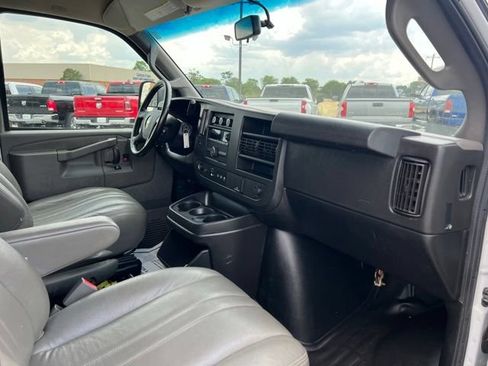 Used 2020 Chevrolet Express 2500 w/ Driver Convenience Package RWD image 15