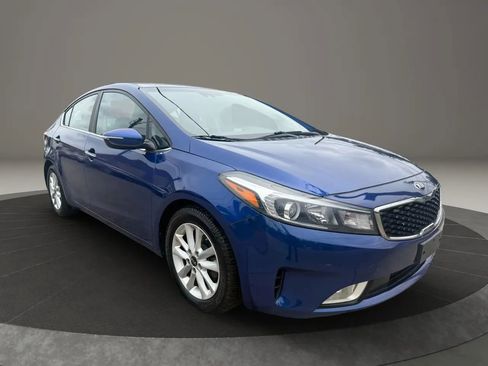 Used 2017 Kia Forte S w/ S Premium Package image 3