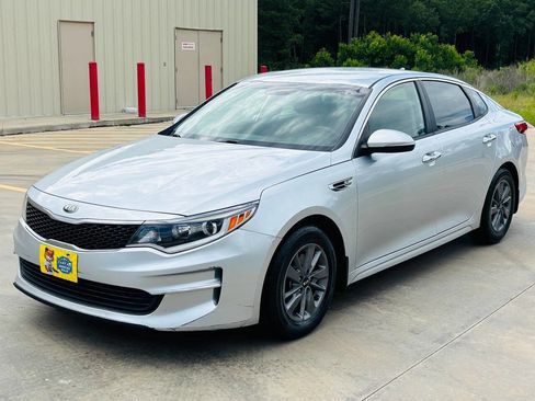 Used 2018 Kia Optima LX w/ Convenience Package FWD image 3