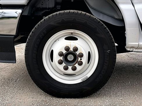 New 2024 Ford E-450 and Econoline 450 Super Duty w/ Power Windows & Locks Group image 10