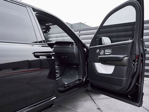 Used 2019 Rolls-Royce Cullinan AWD/4WD image 24