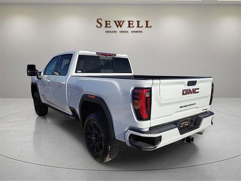 Used 2024 GMC Sierra 2500 AT4 w/ AT4 Preferred Package image 3