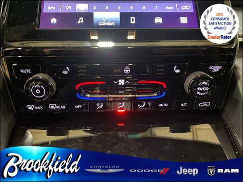 New 2025 Jeep Grand Cherokee L Laredo image 25