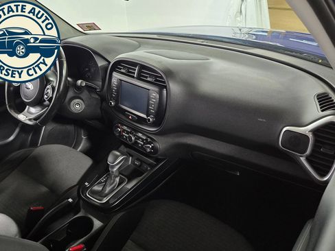 Used 2020 Kia Soul GT-Line FWD image 33