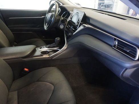 Used 2022 Toyota Camry LE AWD/4WD image 11