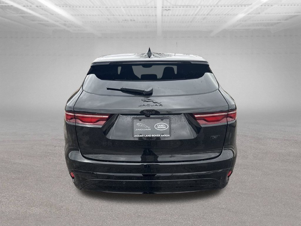 Certified 2026 Jaguar F-PACE R-Dynamic S AWD/4WD image 8