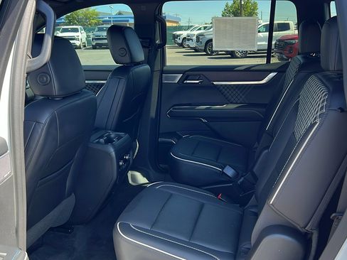 Used 2024 GMC Acadia Denali w/ Super Cruise Package AWD/4WD image 16