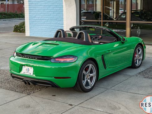 Used 2023 Porsche 718 Boxster S image 9