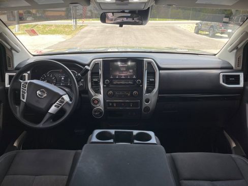 Used 2021 Nissan Titan SV AWD/4WD image 15