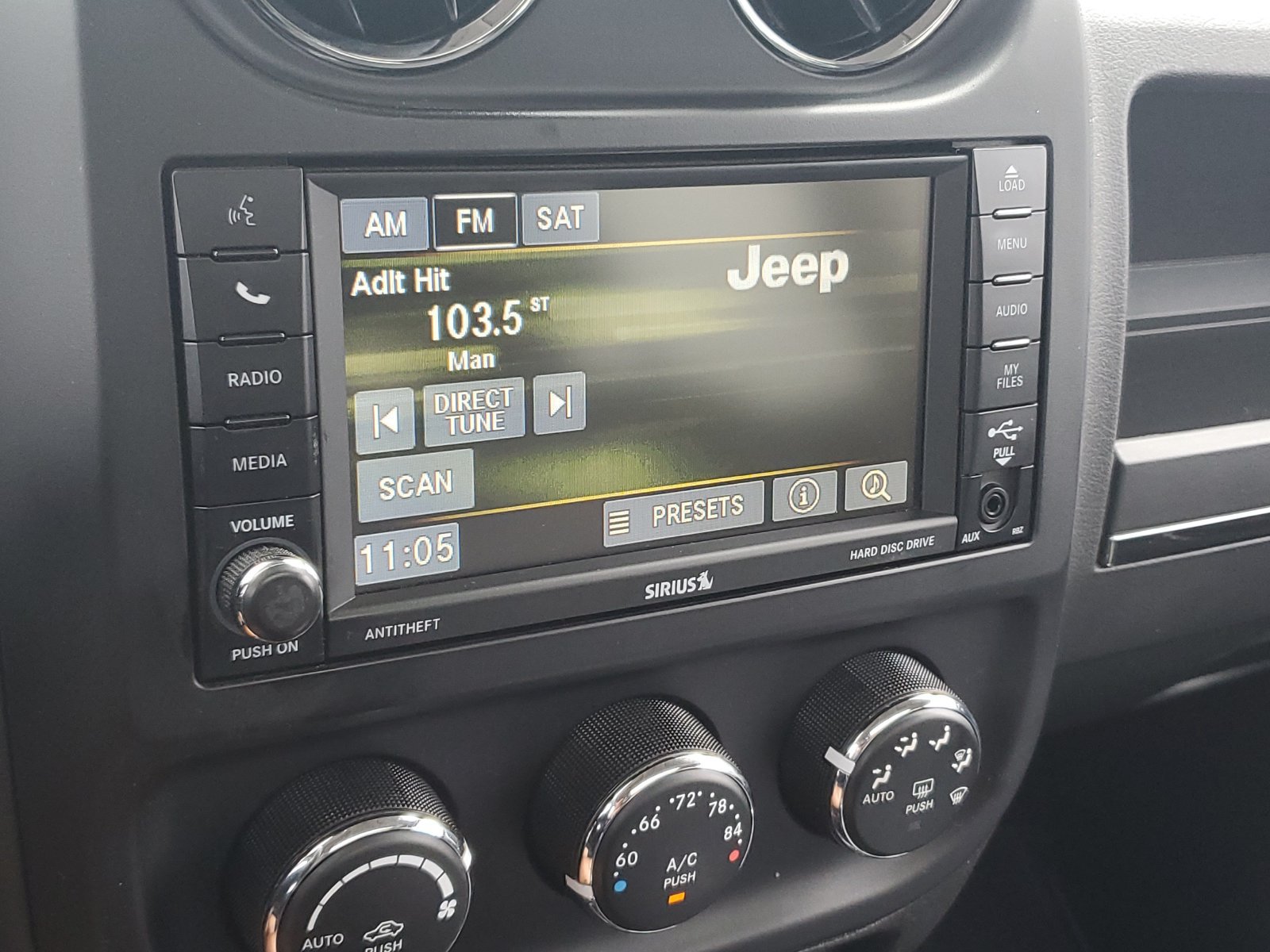 Used 2017 Jeep Patriot Latitude AWD/4WD image 25