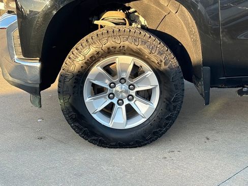 Used 2021 Chevrolet Silverado 1500 LT w/ Convenience Package II image 31