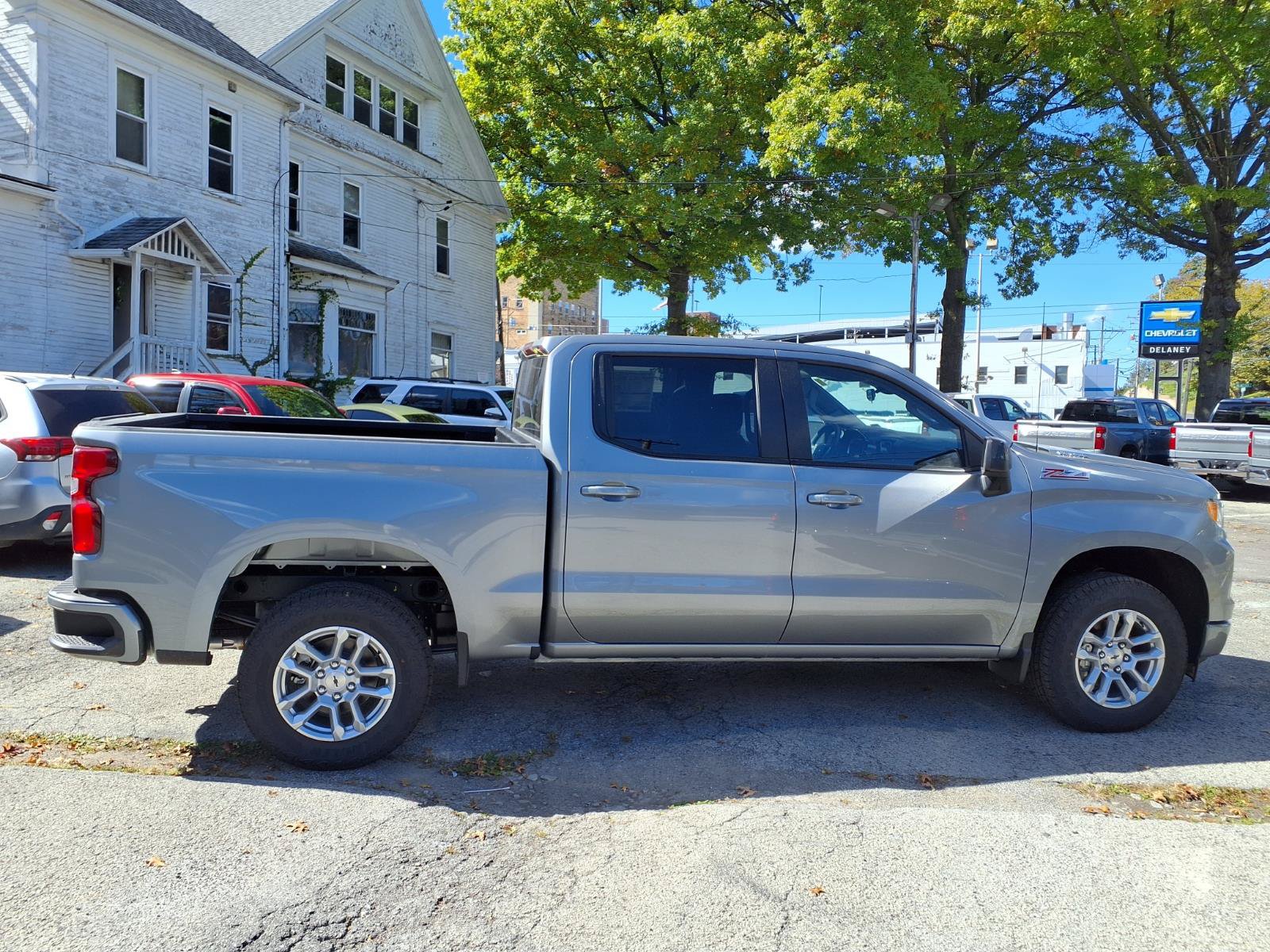 New 2026 Chevrolet Silverado 1500 RST w/ Z71 Off-Road Package AWD/4WD image 2