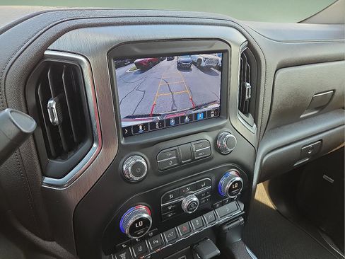Used 2022 GMC Sierra 2500 Denali w/ Denali Ultimate Package AWD/4WD image 8