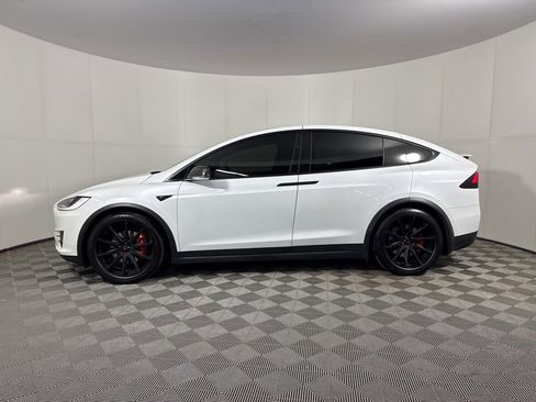 Used 2018 Tesla Model X P100D image 2