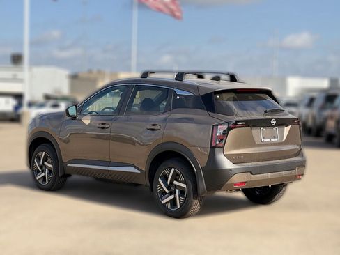 New 2026 Nissan Kicks SV w/ Cold Weather Package FWD image 6