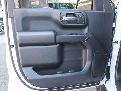 Used 2025 Chevrolet Silverado 1500 Custom Trail Boss w/ Dark Appearance Package image 22