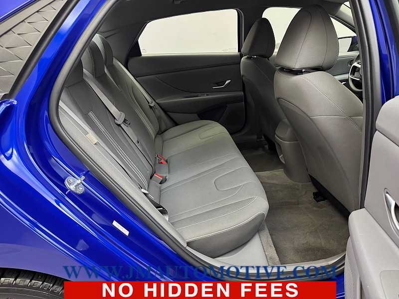 Used 2024 Hyundai Elantra SEL FWD image 17