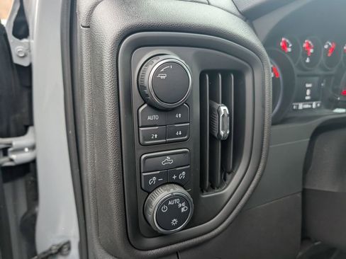 Used 2024 Chevrolet Silverado 1500 Custom Trail Boss w/ LPO, Dark Essentials Package image 18