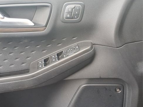 Used 2020 Ford Escape Titanium image 22