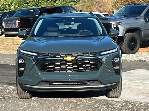 New 2026 Chevrolet Trax LT w/ Driver Confidence Package image 2