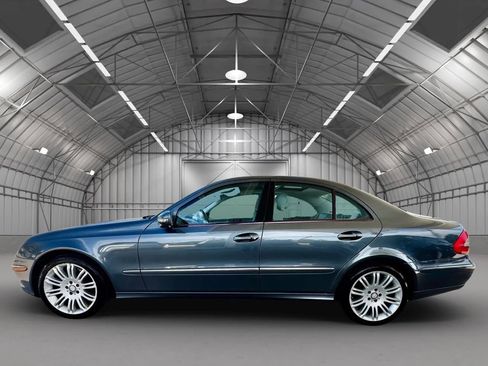 Used 2008 Mercedes-Benz E 350 4MATIC Sedan image 4