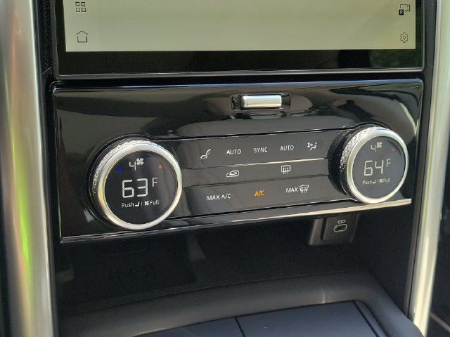 Used 2024 Land Rover Discovery S AWD/4WD image 38