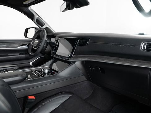 Used 2022 Jeep Wagoneer Series III image 28