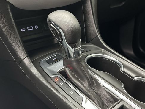 Used 2023 Chevrolet Equinox LT w/ Driver Convenience Package image 22