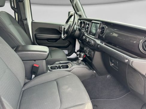 Used 2020 Jeep Gladiator Sport AWD/4WD image 17