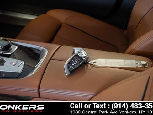 Used 2019 BMW 750i xDrive w/ Executive Package AWD/4WD image 32