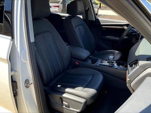 Used 2023 Audi Q5 2.0T Premium Plus w/ Premium Plus Package AWD/4WD image 9