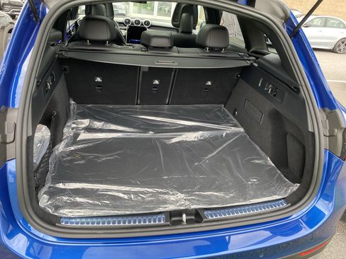 Used 2025 Mercedes-Benz GLC 300 4MATIC image 25