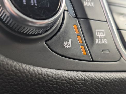 Used 2020 Chevrolet Equinox LT image 4