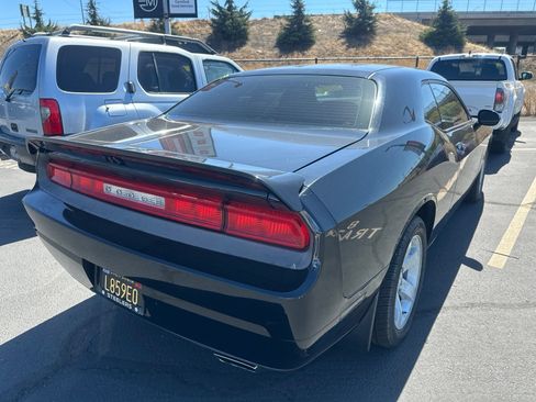 Used 2014 Dodge Challenger SXT RWD image 4