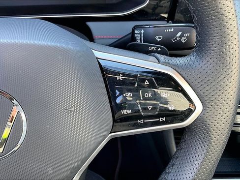 Used 2025 Volkswagen Jetta GLI Autobahn image 28