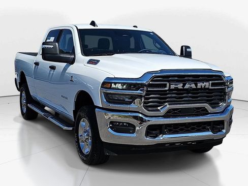 Used 2025 RAM 2500 Big Horn AWD/4WD image 3