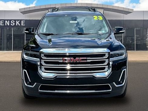 Used 2023 GMC Acadia SLT w/ Preferred Package AWD/4WD image 3