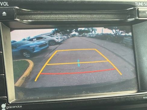 Used 2018 Toyota RAV4 SE w/ Power Extra Value Package FWD image 30