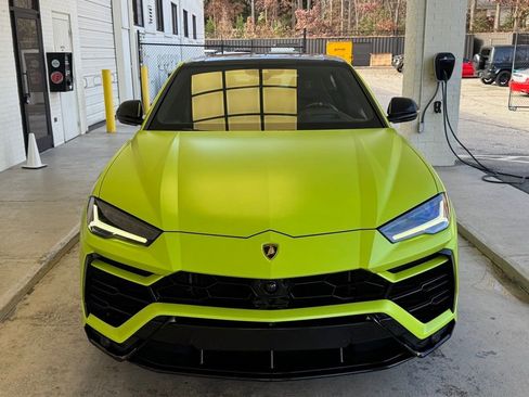 Used 2022 Lamborghini Urus image 2