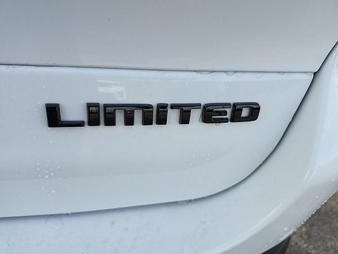 New 2025 Jeep Grand Cherokee L Limited w/ Black Appearance Package image 16