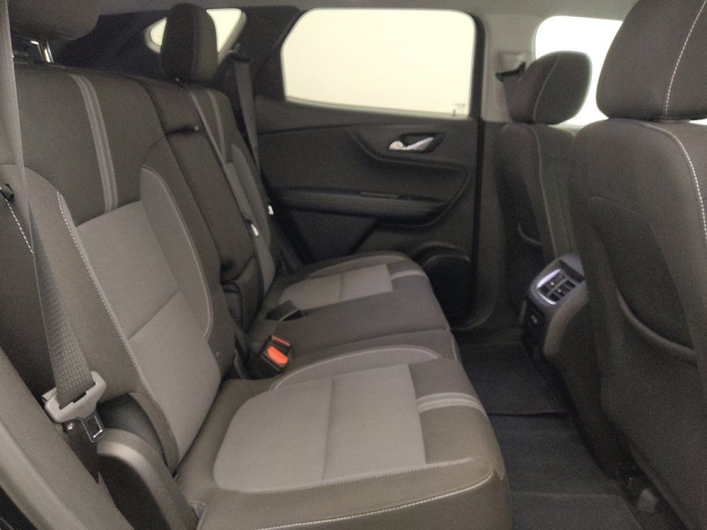 Used 2025 Chevrolet Blazer LT FWD image 19