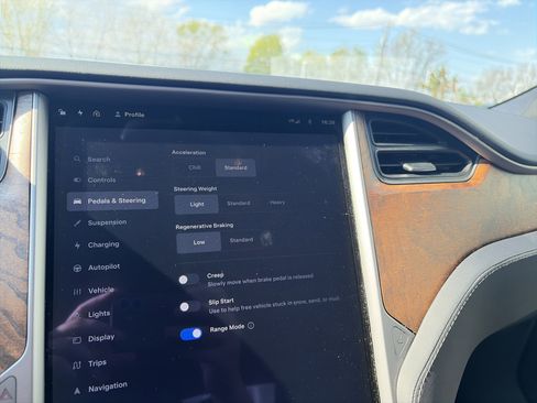 Used 2018 Tesla Model S 75D image 46