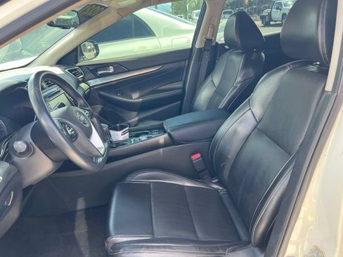 Used 2021 Nissan Maxima 3.5 SV w/ Floor Mat Group FWD image 11