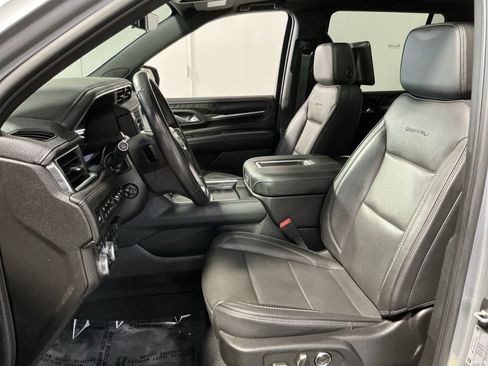 Used 2024 GMC Yukon Denali w/ Advanced Technology Package AWD/4WD image 14