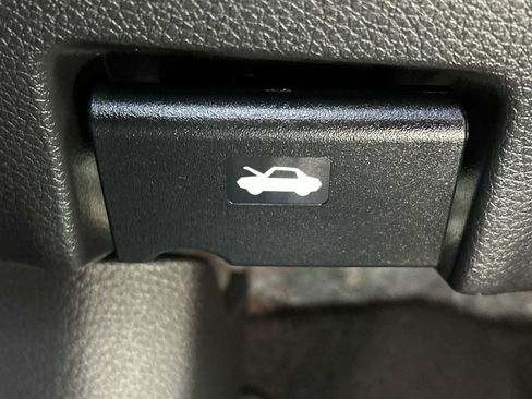 Used 2020 Nissan Rogue SV AWD/4WD image 24
