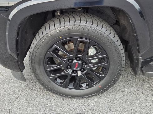 Used 2024 Toyota Sequoia SR5 w/ SR5 Premium Package AWD/4WD image 19
