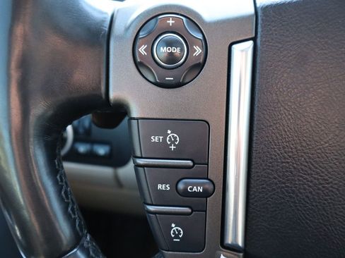 Used 2015 Land Rover LR4 HSE image 31