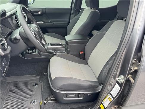 Used 2021 Toyota Tacoma TRD Sport AWD/4WD image 5